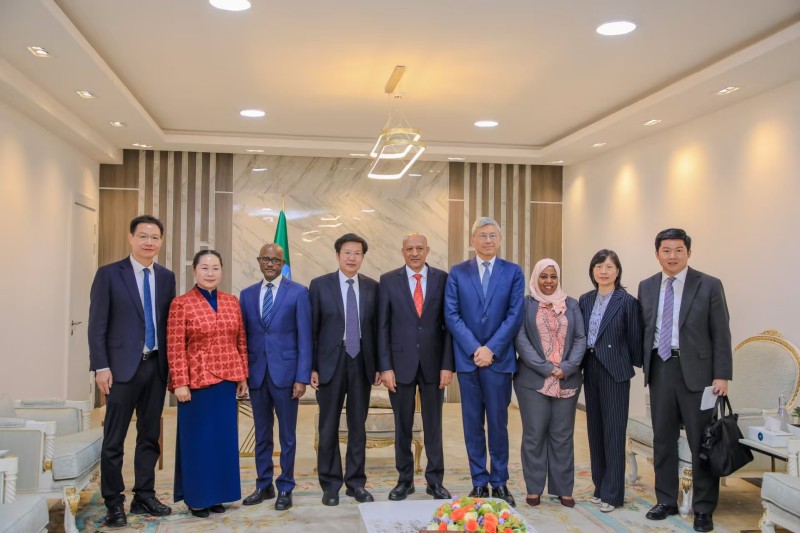 1746586229824632agAt.jpg 4.jpg